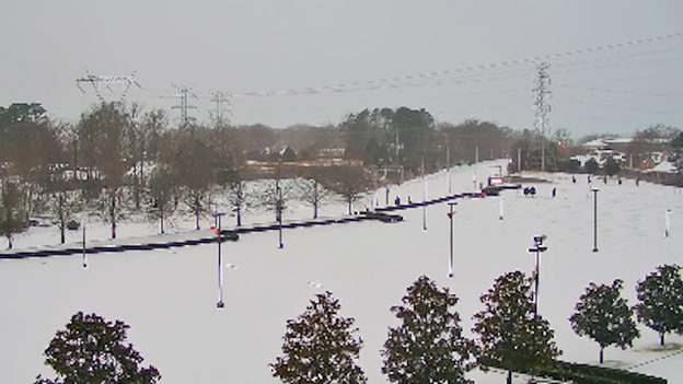Snow stacking up in Memphis, Tennessee with more on the way