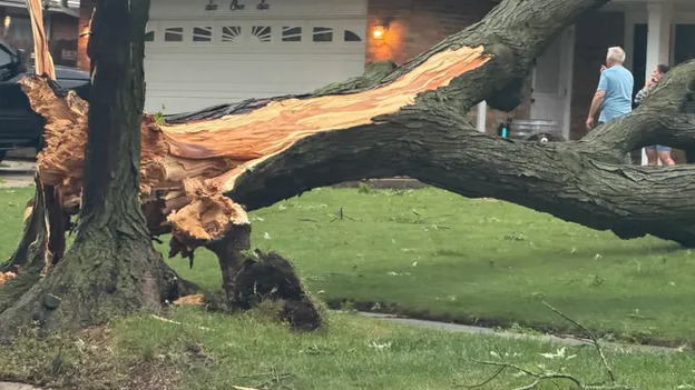 Powerful derecho blasts Midwest with 94 mph winds, knocking out power to 500,000 customers
