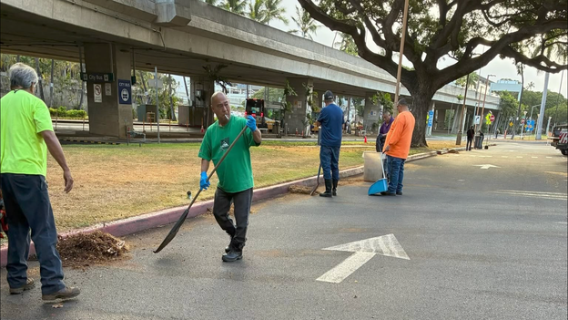 HDOT clears storm drains, prepositioning crews as Lala approaches
