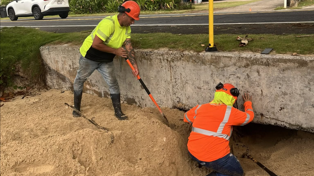 HDOT clears storm drains, prepositioning crews as Lala approaches