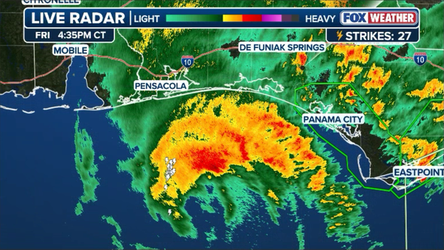 Hurricane's heaviest rain and wind core approaches coast