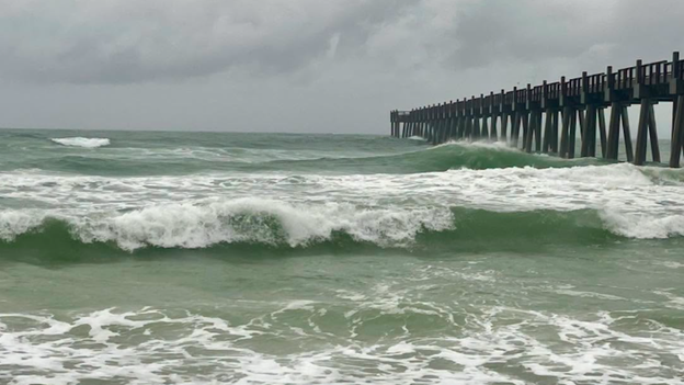 Lifeguards clearing Pensacola Beach as double red flags fly