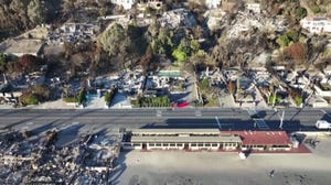 Drone video shows apocylaptic scenes in Malibu after wildfire