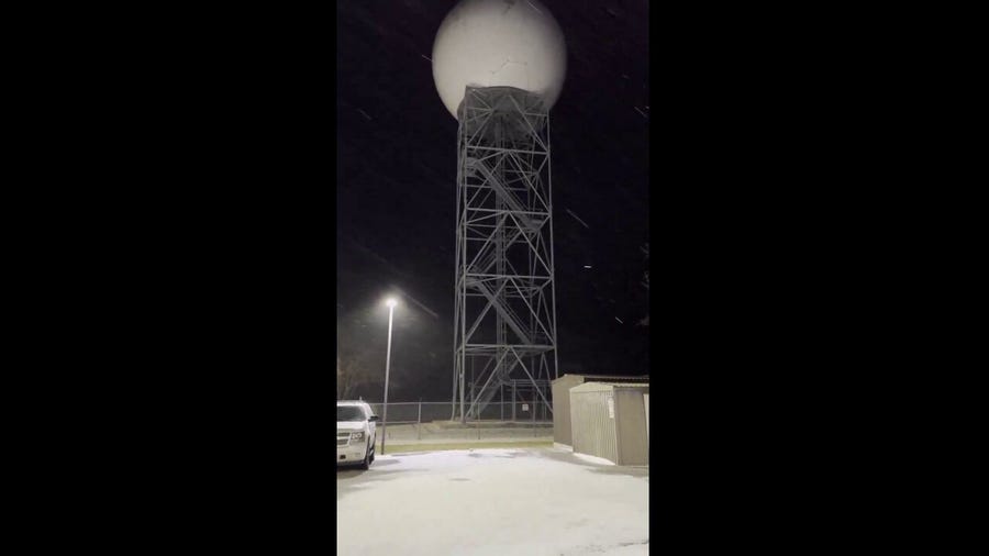 Watch: Snow picks up at NWS office in New Braunfels, Texas