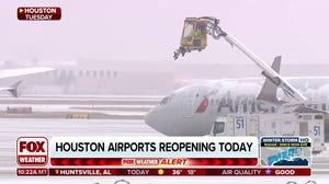 Houston airports back to normal operations following historic winter storm