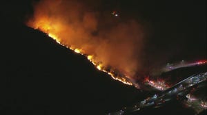 Watch: Sepulveda Fire burns along 405 Freeway in Los Angeles