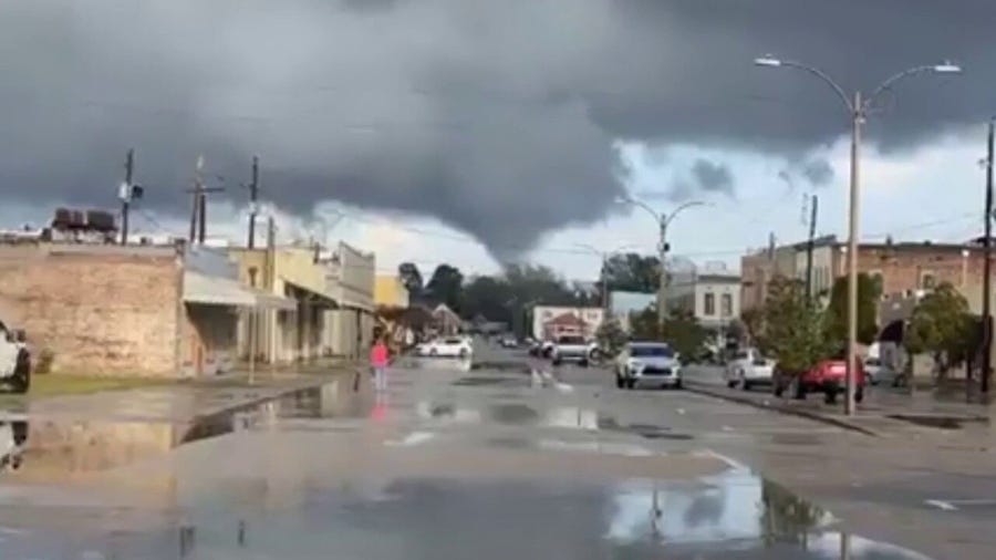 Tornado captured on video rolling through Mississippi