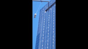 New York City Firefighters rescue window washers dangling 78 stories in the air