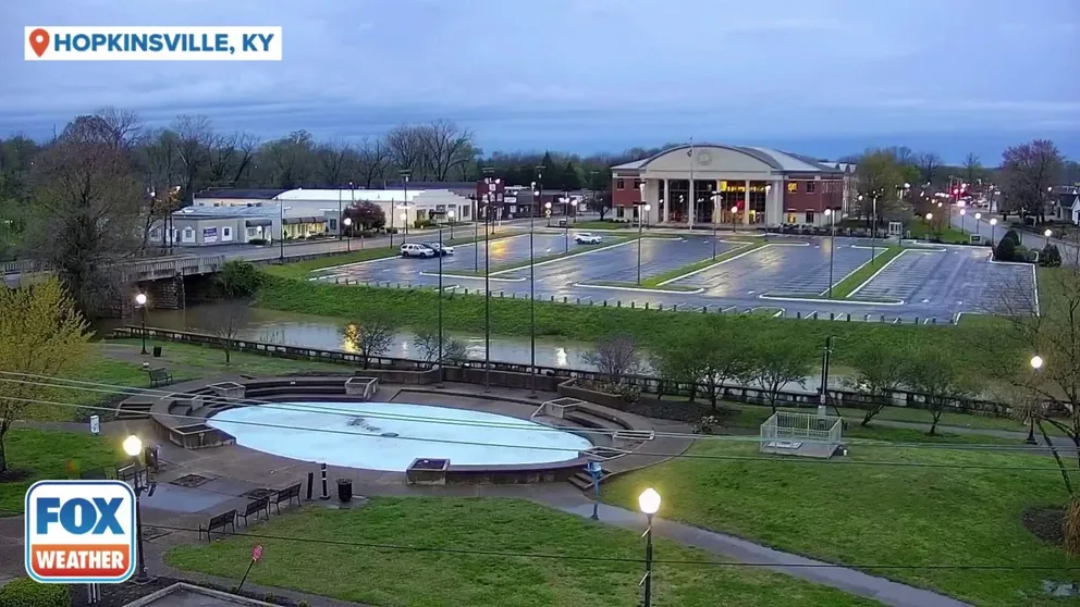 Weather cameras in Hopkinsville, Kentucky, show how the town changed in the span of just 12 hours when heavy rain led to flooding.