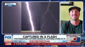 Photographer nearly struck by lightning during Texas storm