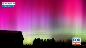 Time-lapse in Idaho captures the vibrant and colorful lights from an aurora