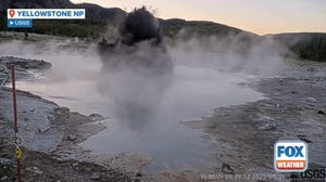 Eruption at Yellowstone National Park caught on camera