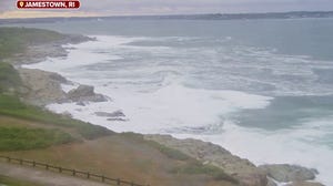 Erin produces large waves, pummeling Eastern U.S. Coast