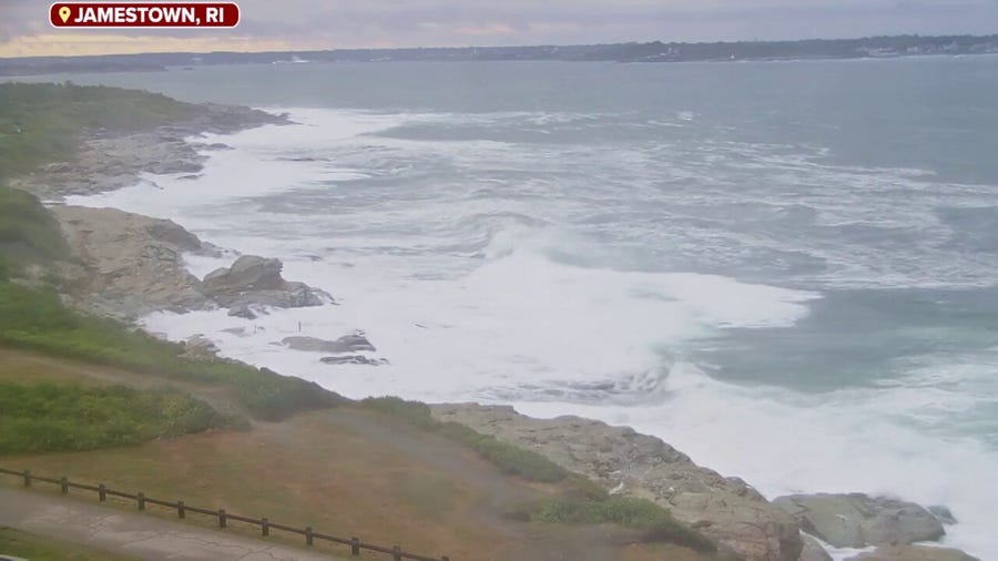 Erin produces large waves, pummeling Eastern U.S. Coast