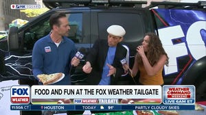 FOX Weather Tailgate: Pizza pandemonium brings a 'slice' of action to FOX Square