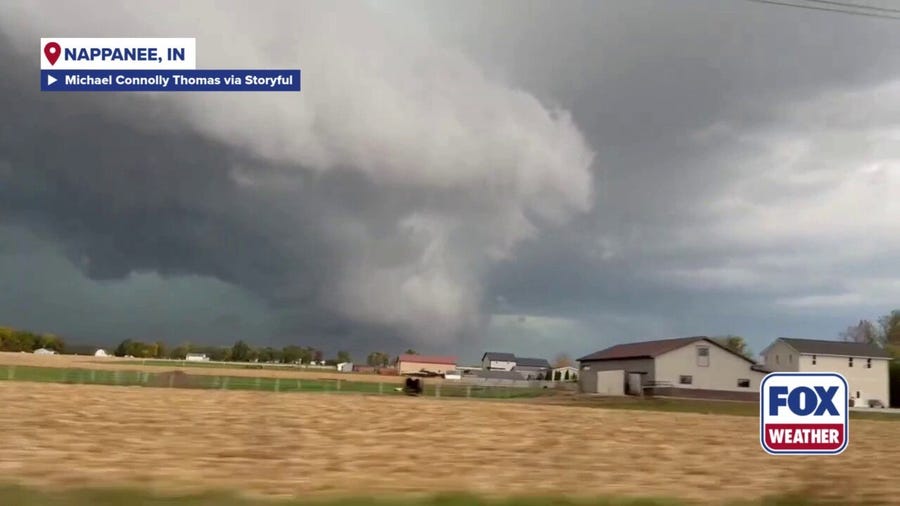 Watch: Massive wall cloud spotted over Indiana field