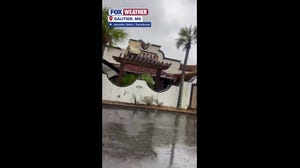 Heavy rain and strong winds lash throughout parts of Mississippi