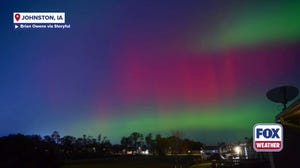 Northern lights dazzle over Johnston, Iowa 