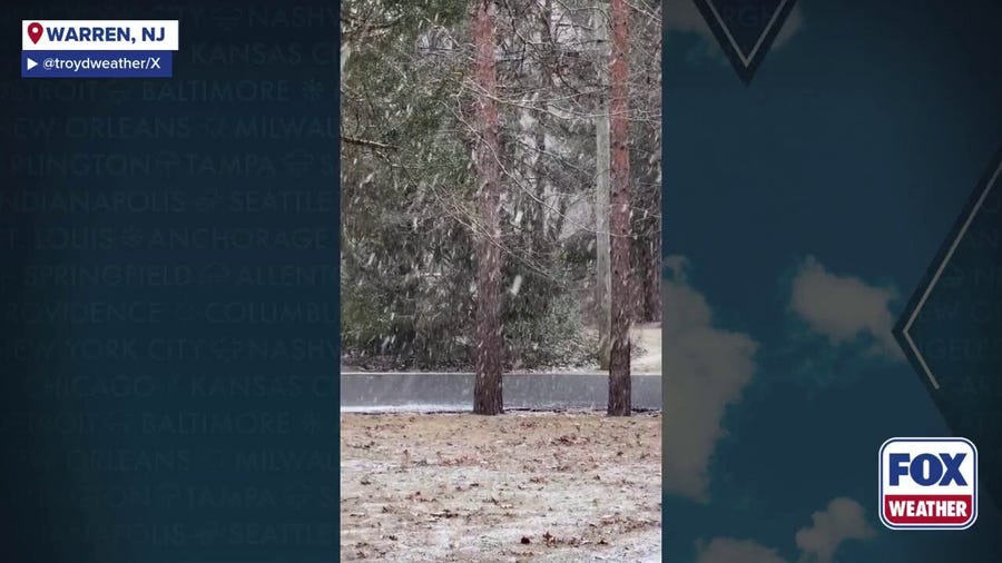 Snow falling in Warren, NJ