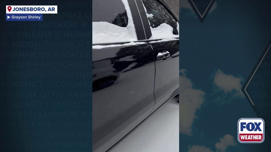 Snow pelts Jonesboro, Arkansas