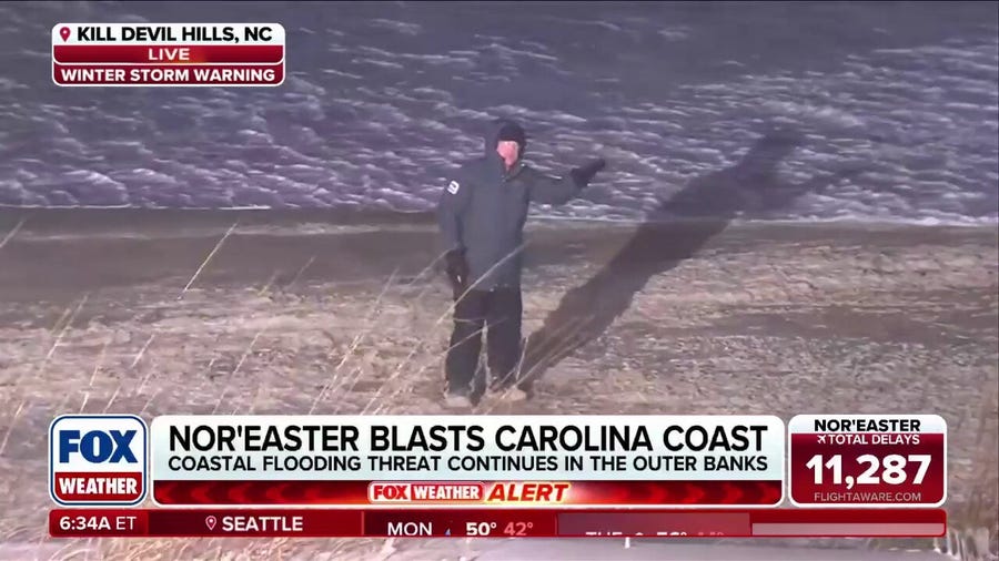 Powerful nor'easter delivering snow, hurricane-force winds to Carolina coast