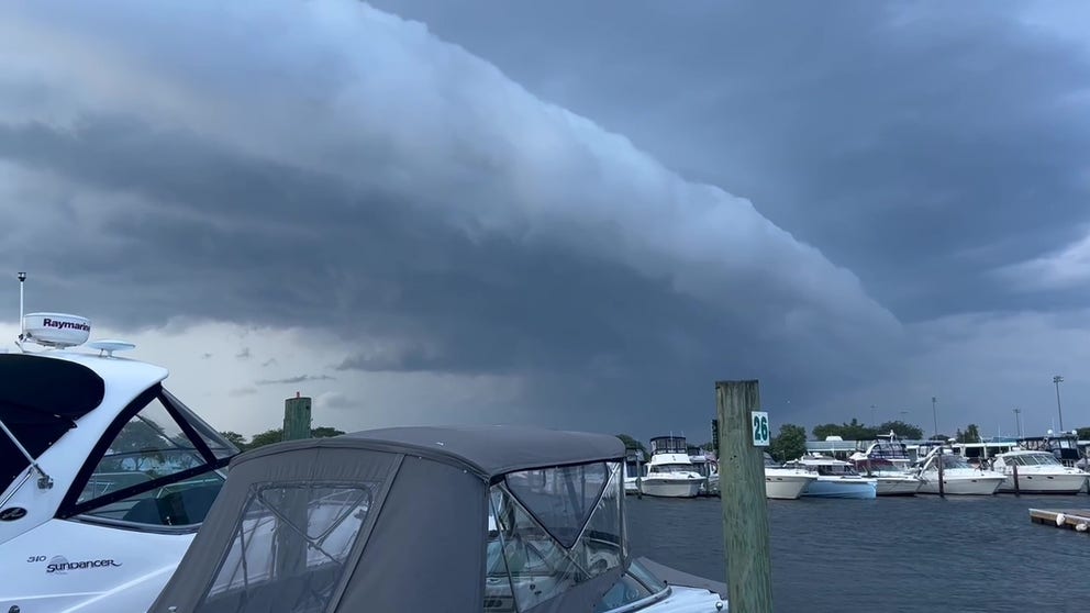 Ominous shelf cloud looms over New York City area | Latest Weather ...