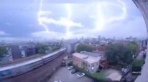 Triple lightning strike sends jolt through Chicago skyline