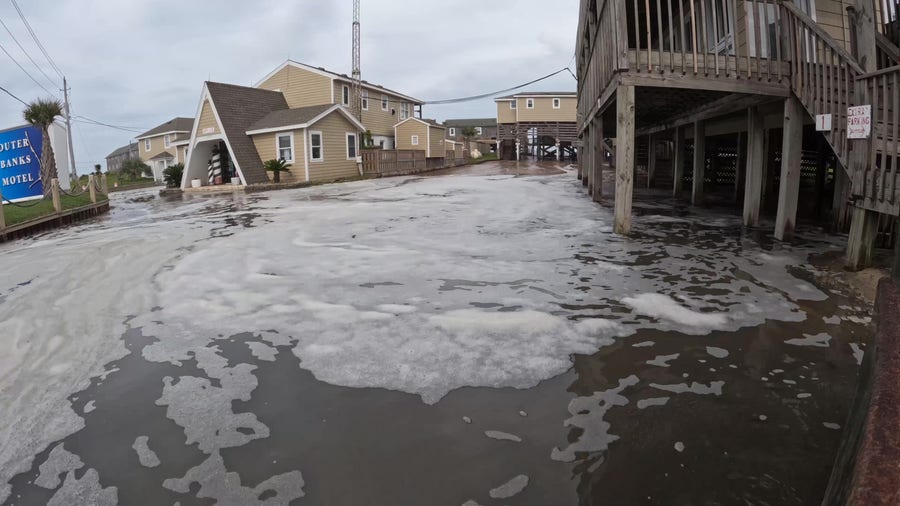 Storm surge floods hotel along Outer Banks as Hurricane Erin swirls offshore