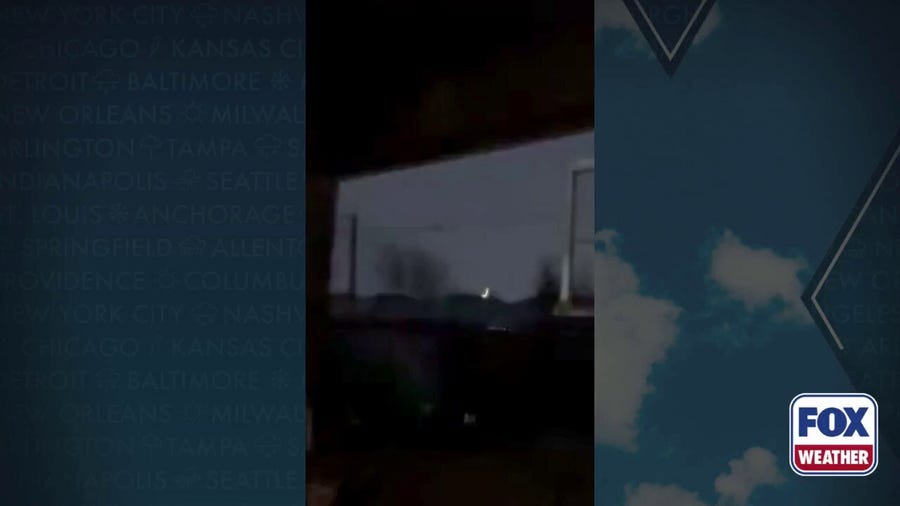 Heavy rain and lighting come down in Texas