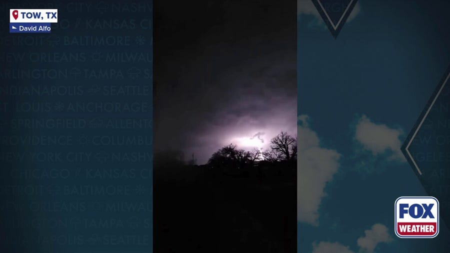 Lightning blasts Texas neighborhood