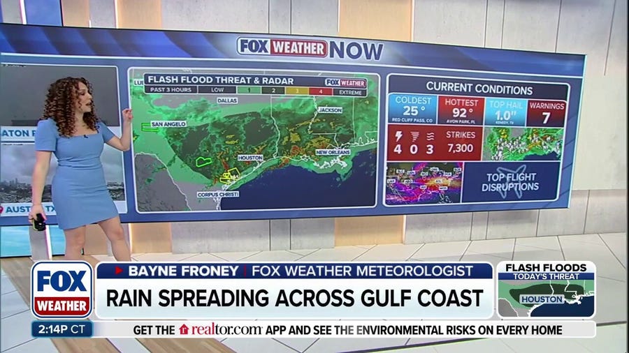 Rain Spreads Across Texas Into Gulf Coast, Raising Flash Flood Concerns