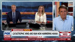 Hurricane Lala begins to hammer Hawaii, bringing strong winds and heavy rain