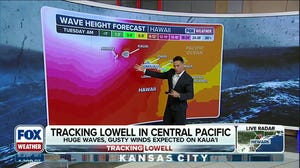 Hurricane Lowell continues to tap into favorable Pacific conditions