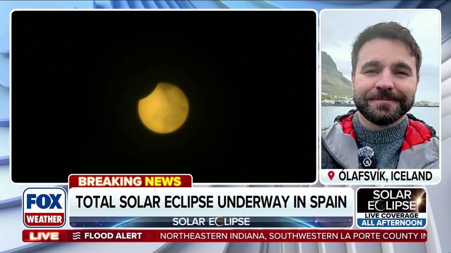 Total solar eclipse creates dark scene in Spain