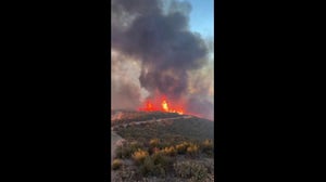 Bouquet Fire scorches over 1,000 acres in Angeles National Forest