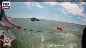 Watch: Deputies rescue 11 after boat capsizes off Florida beach, leaves two with minor injuries