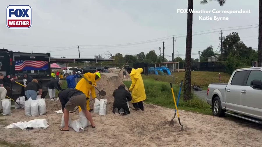Florida residents pack sandbags ahead of Hurricane Isaias