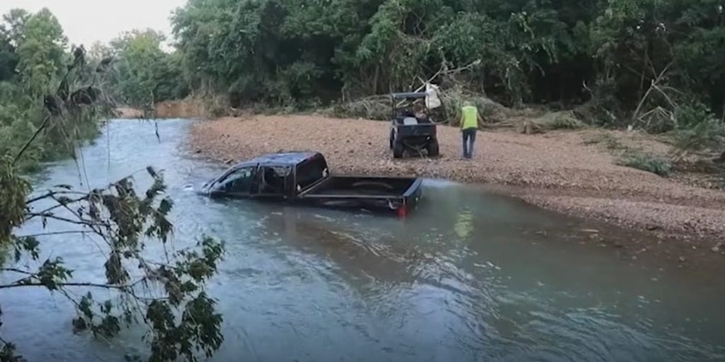 At least 22 dead, 20 missing in Tennessee after flash flood sweeps away  homes