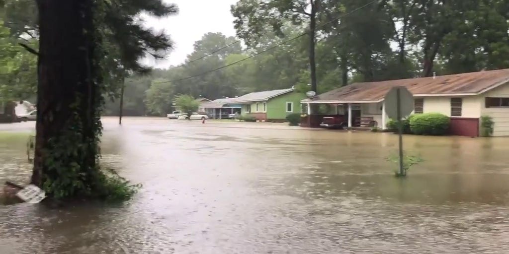 Heavy rain causes flooding in Canton, Mississippi neighborhood | Latest ...