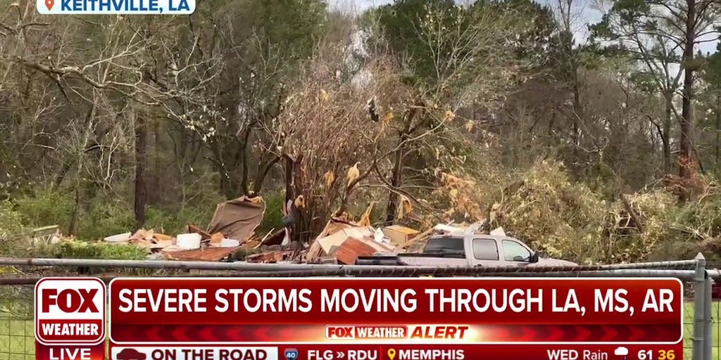 Deadly tornado causes extensive damage in Keithville, Louisiana