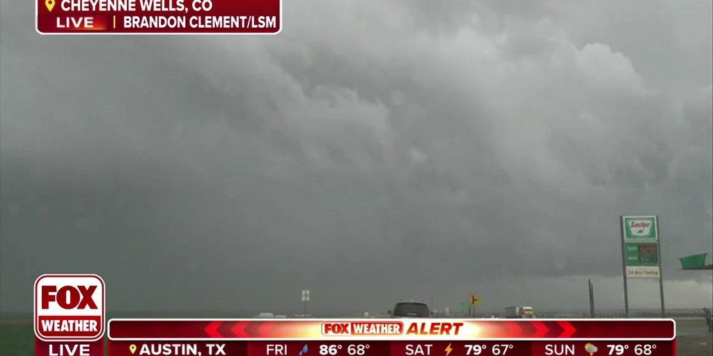 Storm tracker captures ominous clouds in Cheyenne Wells, CO Latest Weather Clips FOX Weather