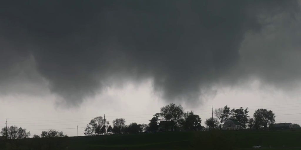 Watch Funnel cloud spins above Pleasantville, Iowa Latest Weather