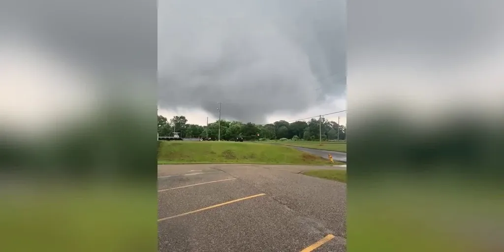 Large tornado captured on video in Abbeville, Alabama Latest Weather