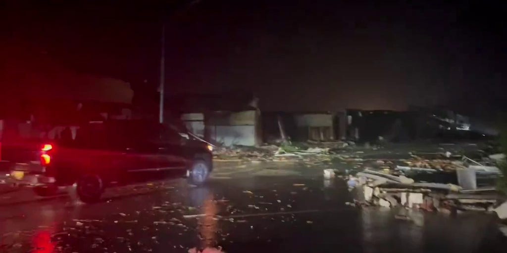 📺 Infant among 2 dead after Oklahoma tornado outbreak leaves behind trails of destruction, reports say (foxweather.com)