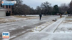 Texas man ice skates down frozen road