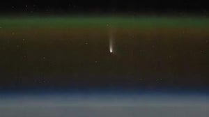 Comet Tsuchinshan-ATLAS puts on show from ISS