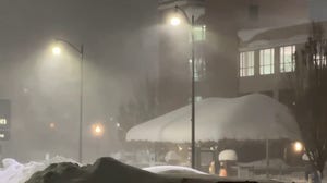 Watch: Heavy snow falls during Blizzard Warning in Erie, Pennsylvania