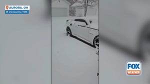 Thundersnow rumbles across sky in Aurora, Ohio