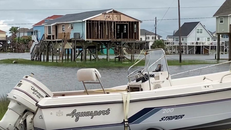 Residents clean up after Hurricane Nicholas blasts Texas coast