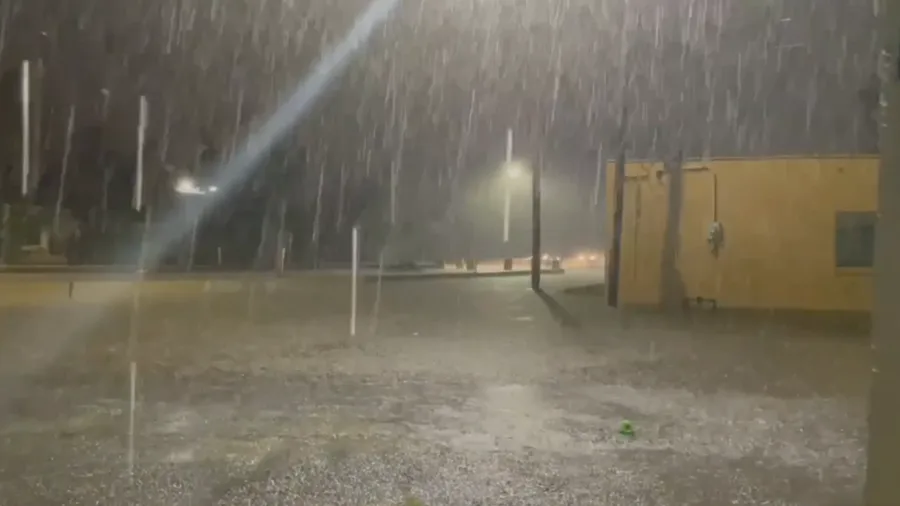 Heavy rain, flash flooding moves through Florida